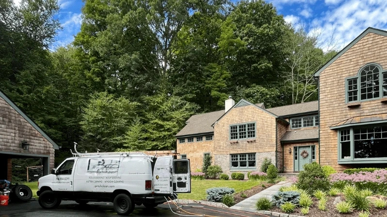 North Ridgeville Power Washing power washing crew working in Elyria, OH